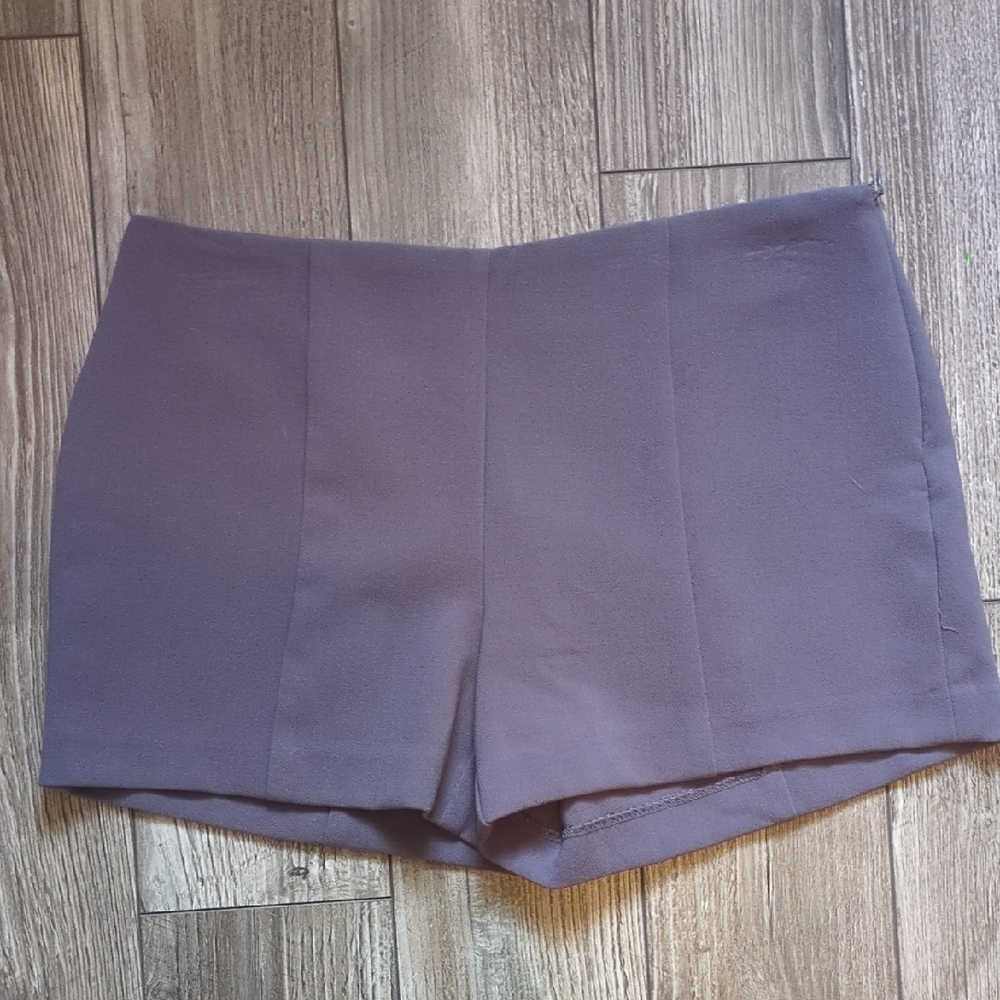 Forever 21 High-Waist Grey Shorts XS